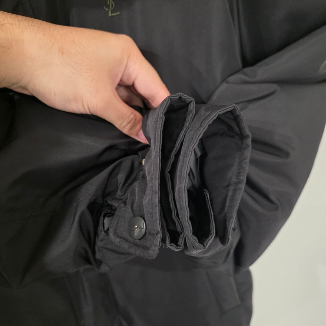 입생로랑 구스다운 패딩 점퍼 블랙 95(M) 상품이미지5