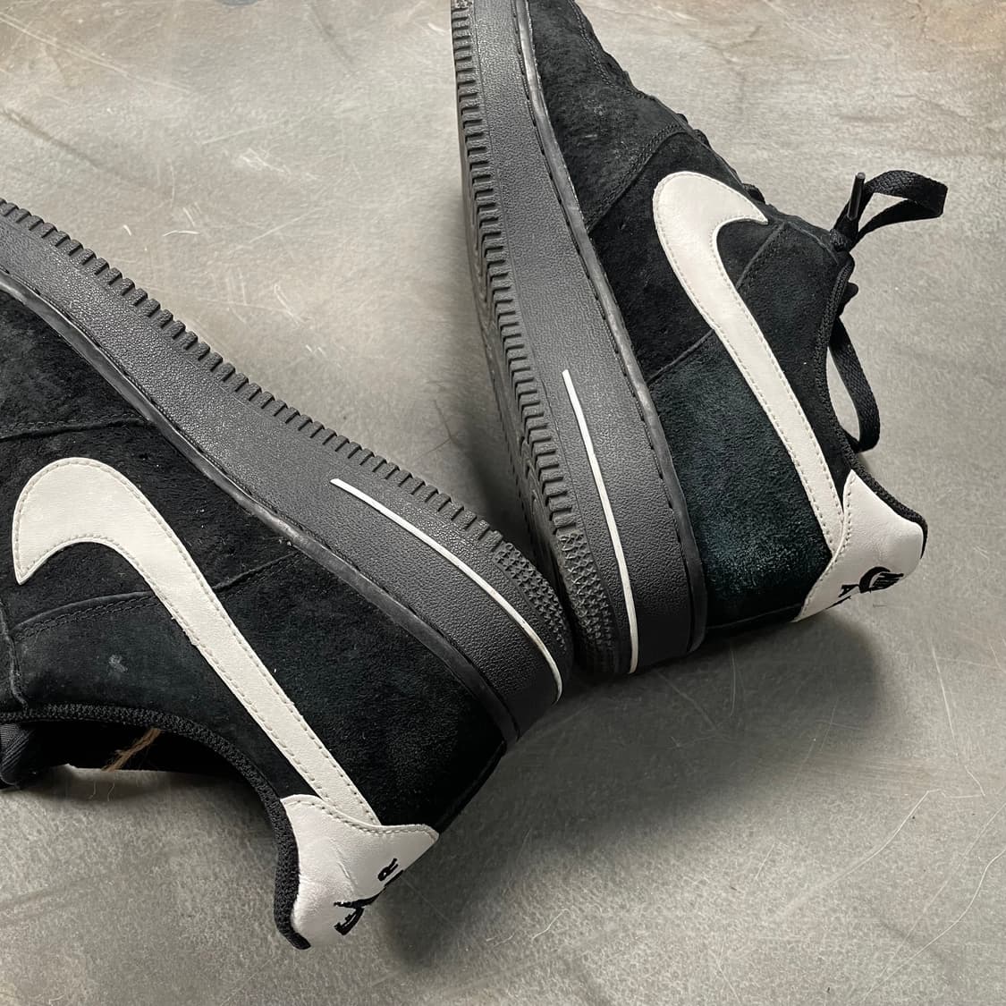 나이키 에어포스 블랙 스웨이드 상품이미지7