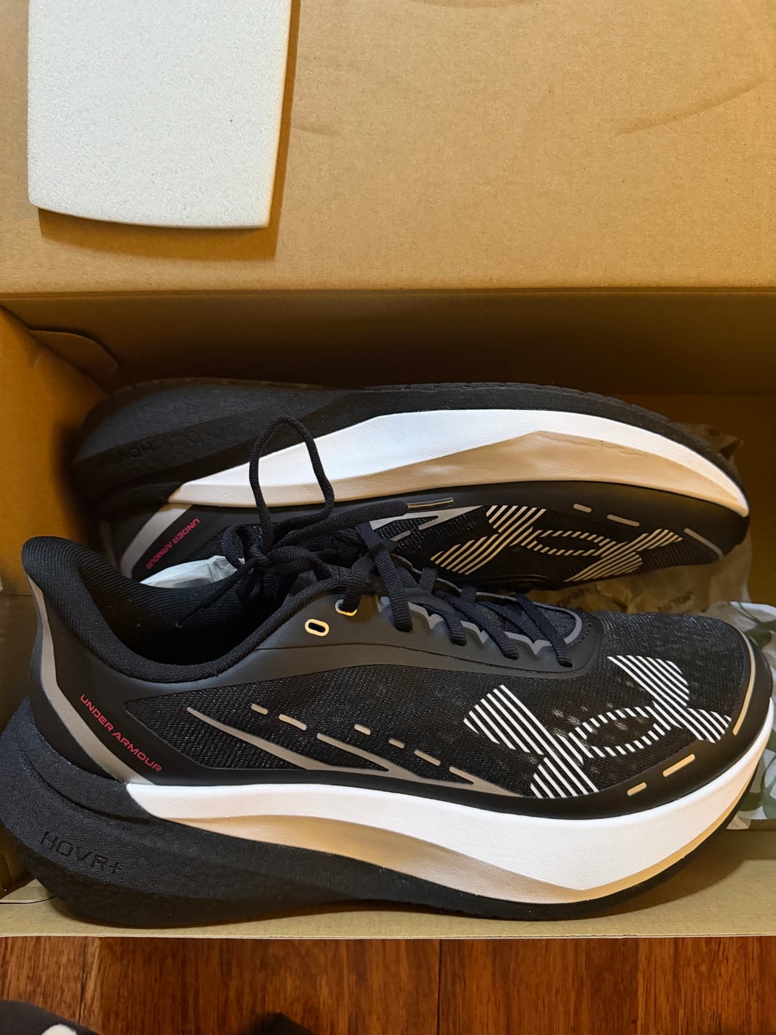 언더아머 UA 벨로시티 러닝화 상품이미지2