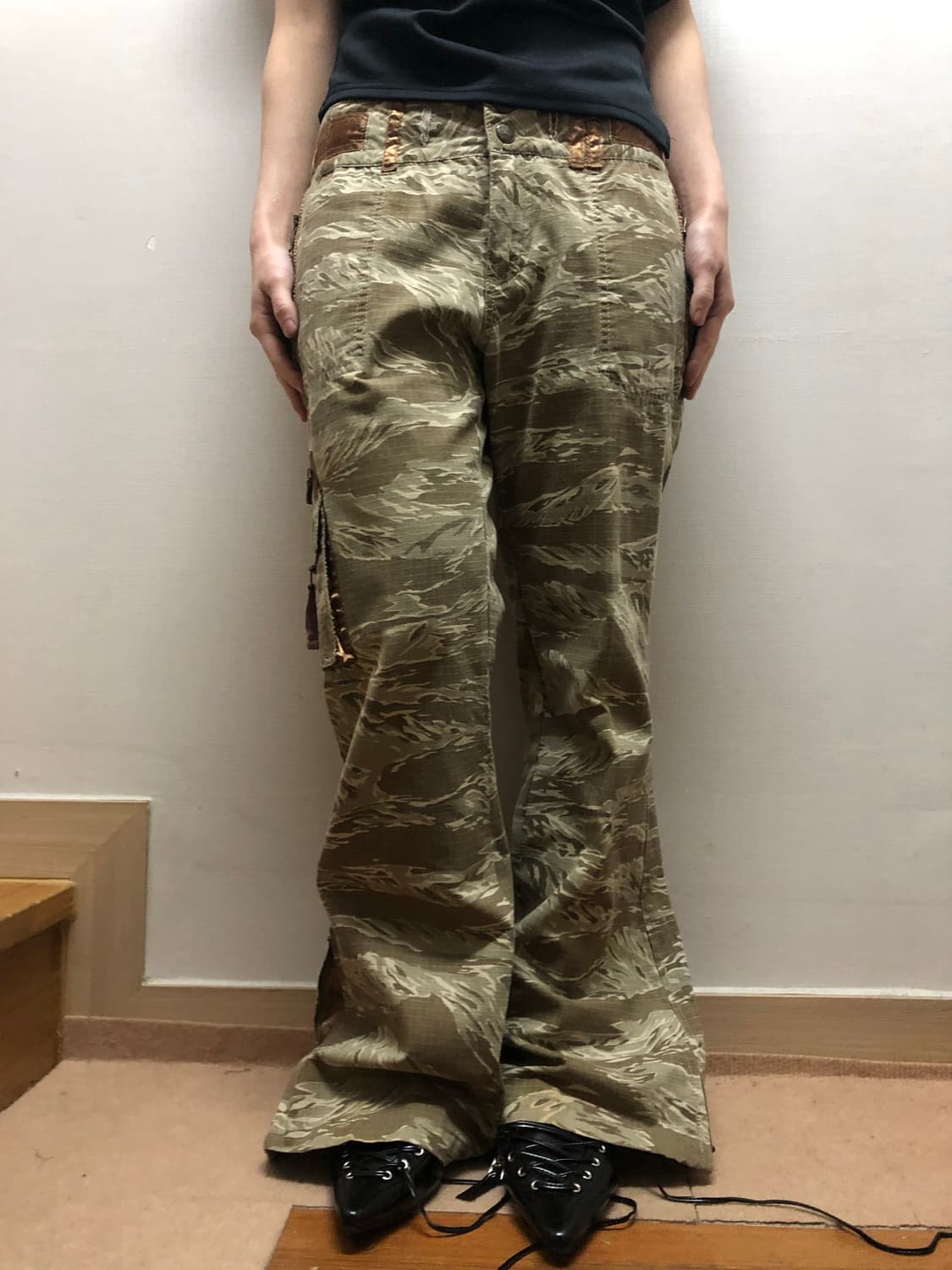빈티지 카키 타이거 카모 부츠컷 팬츠 상품이미지2