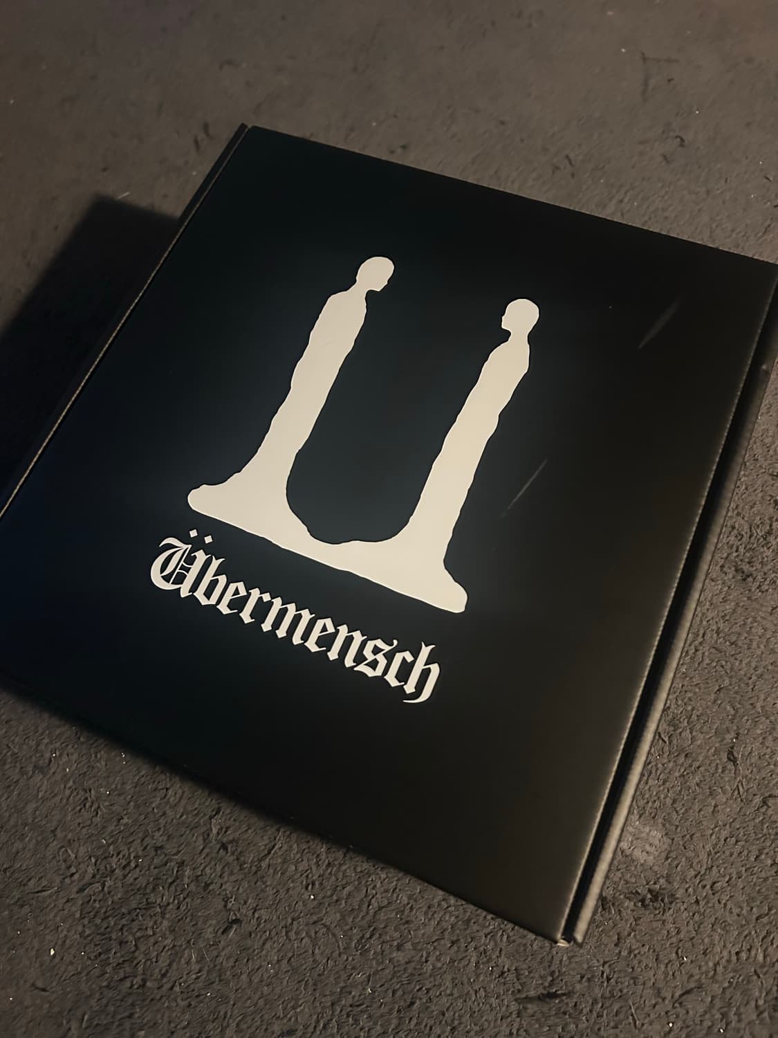 위버맨쉬 캡 레드 지드래곤 전시회 상품이미지2