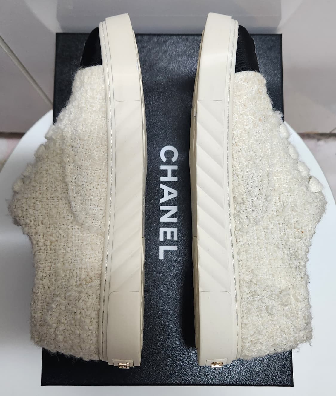 [정품] 샤넬 스니커즈 운동화 CC로고 코튼 트위드 아이보리/블랙 37C 상품이미지5