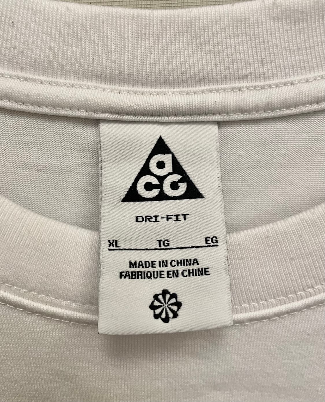 (XL)나이키 ACG 자수 로고 드라이핏 반팔티셔츠 화이트 상품이미지8