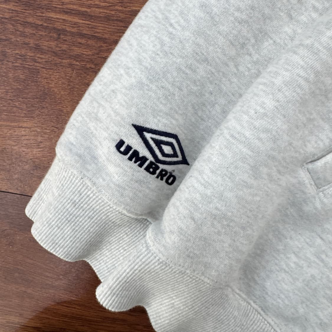 100 엄브로 반집업 맨투맨  상품이미지4