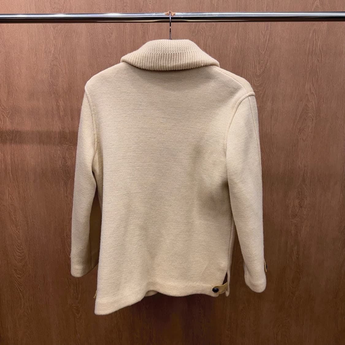 맥그리거 니트 자켓 숄 카라 사이드 버튼 스트랩 디테일 아이보리 상품이미지3