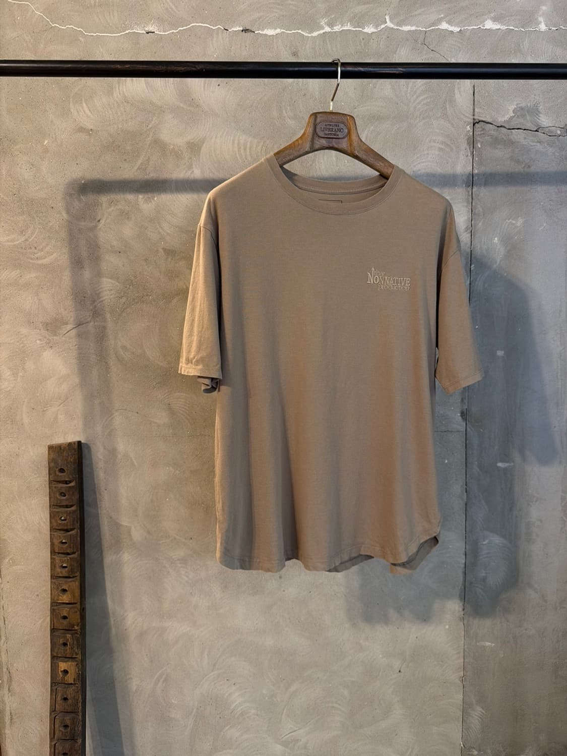 논네이티브 크루넥 티셔츠 100 상품이미지1