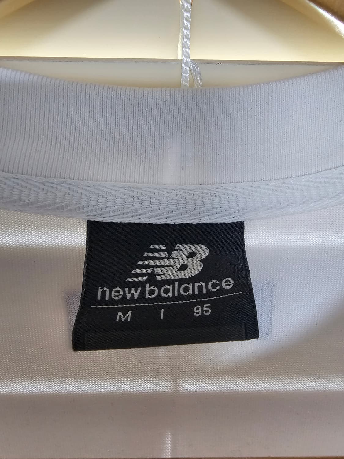 뉴발란스 화이트 클래식 로고 반팔티셔츠 M 상품이미지3