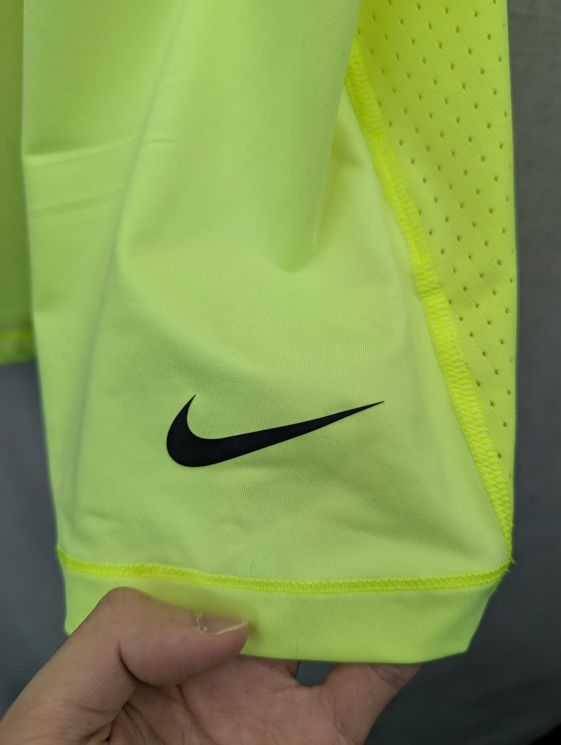 나이키 드라이핏 형광 런닝 탱크탑 상품이미지3