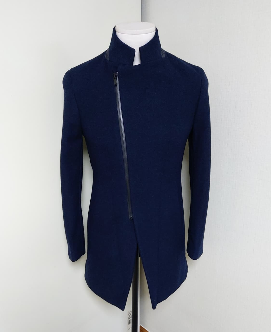 크리스 크리스티 남성 모혼방 사선지퍼 하프코트 (95)새상품
 상품이미지1