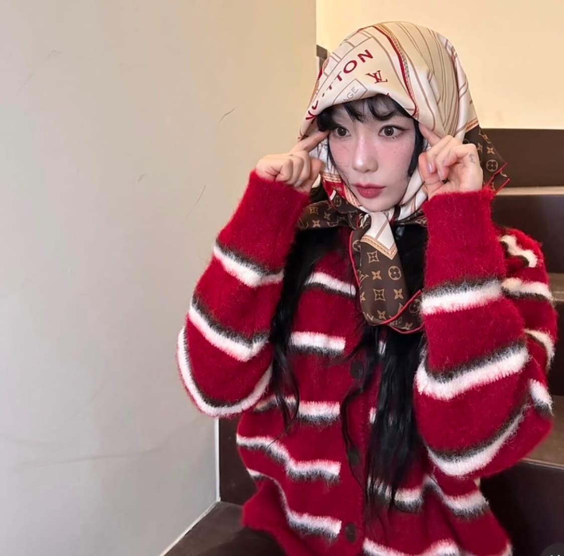 원가15만원) 태연 착용 썬번프로젝트 헤어리 스트라이프 가디건 상품이미지2