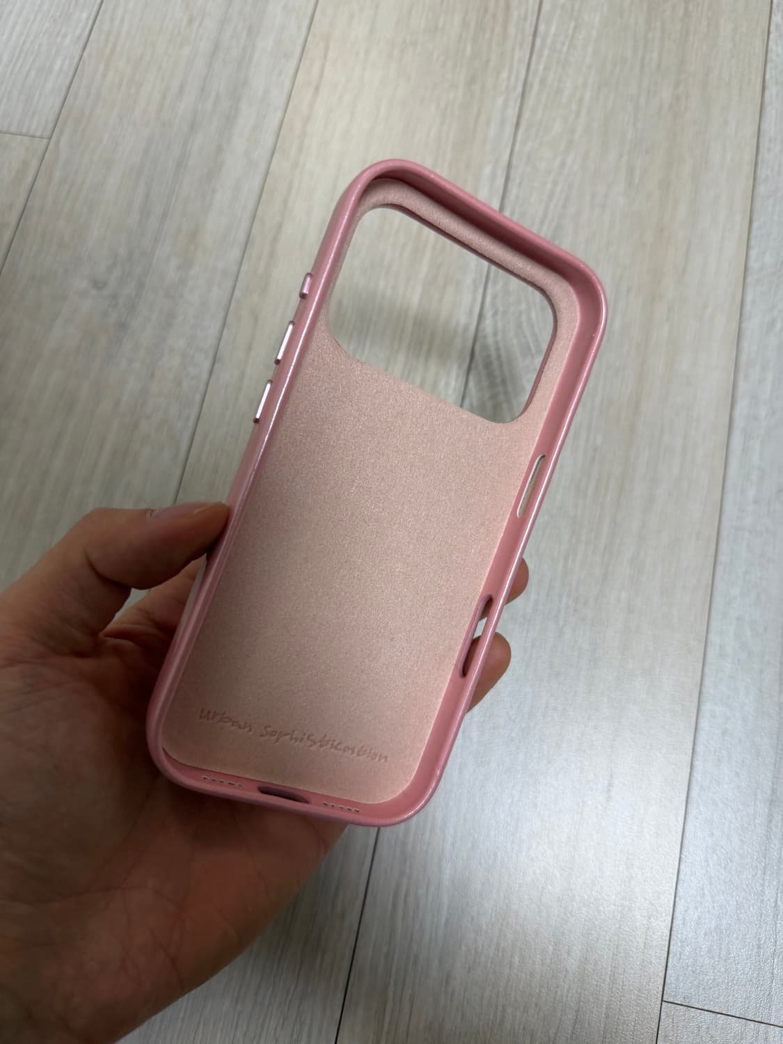 아이폰17프로 어반소피스티케이션 케이스 상품이미지2