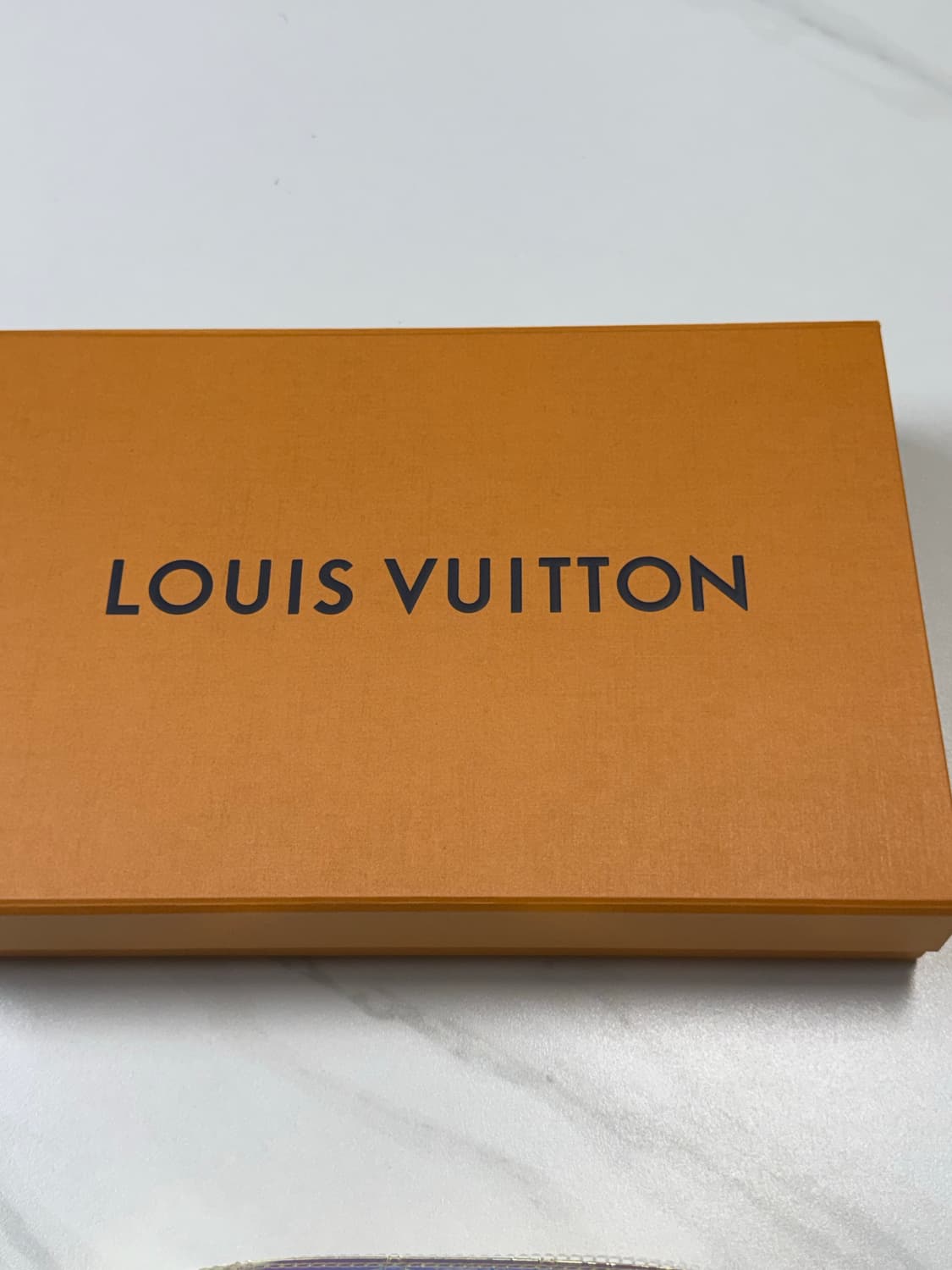 루이비통 포쉐트 볼가 프리즘 한정판 상품이미지4