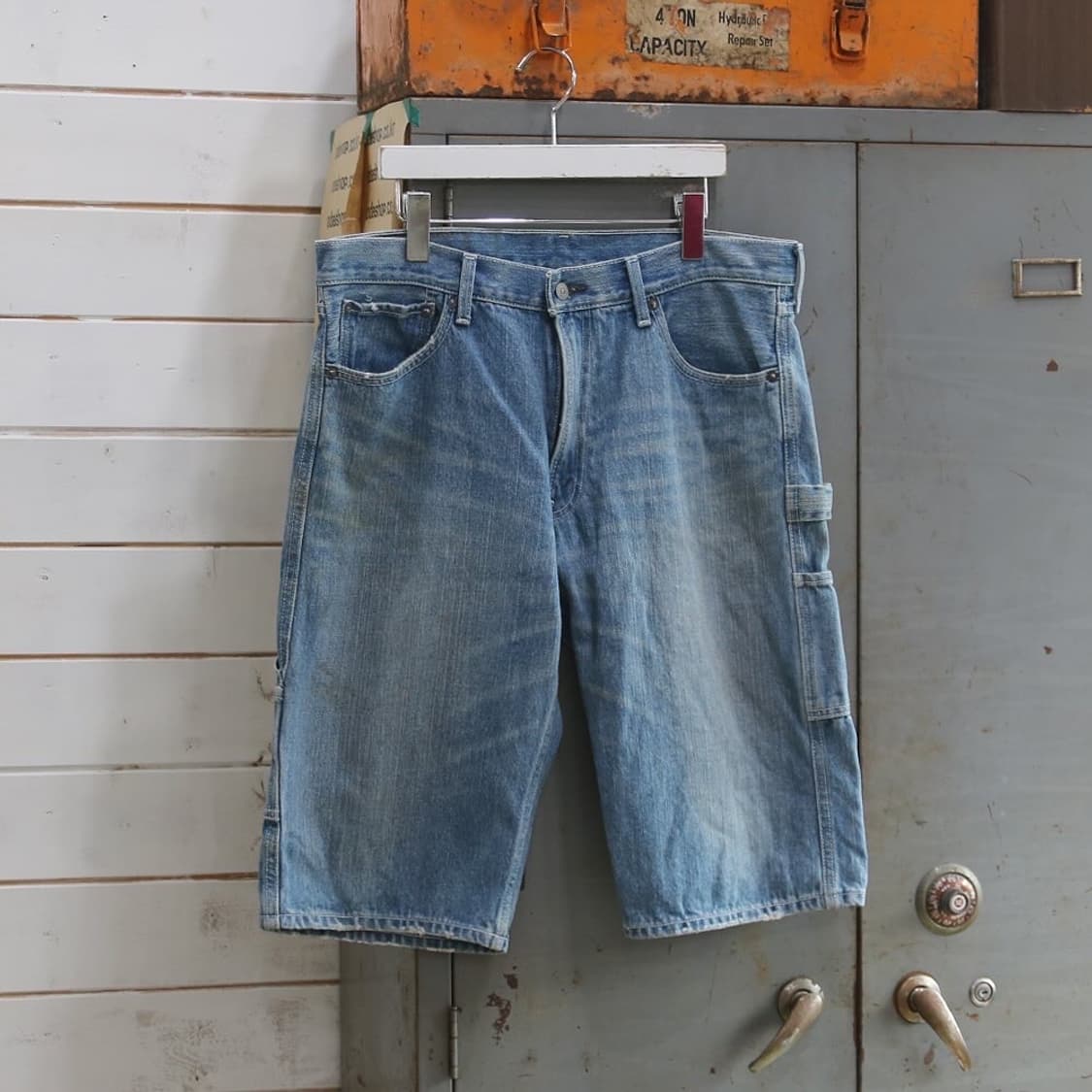 (착용컷) 리바이스 503 카펜터 데님 반바지 (34) 상품이미지3