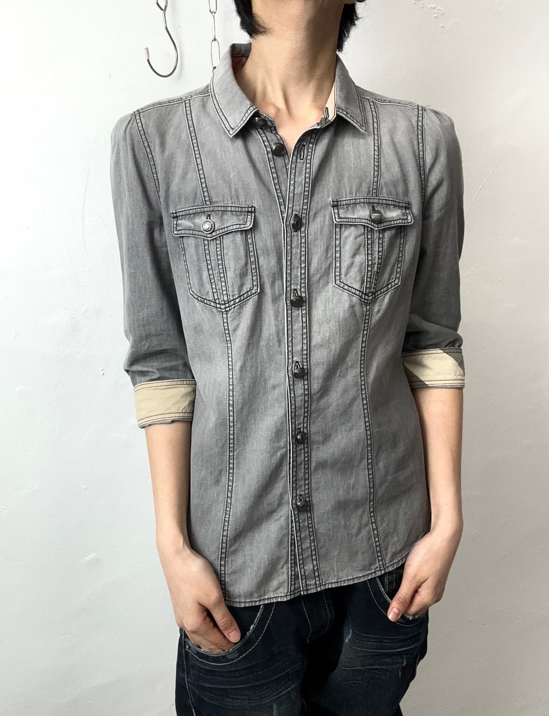 Burberry Nova Check Cuffed Grey Denim Sh 상품이미지1