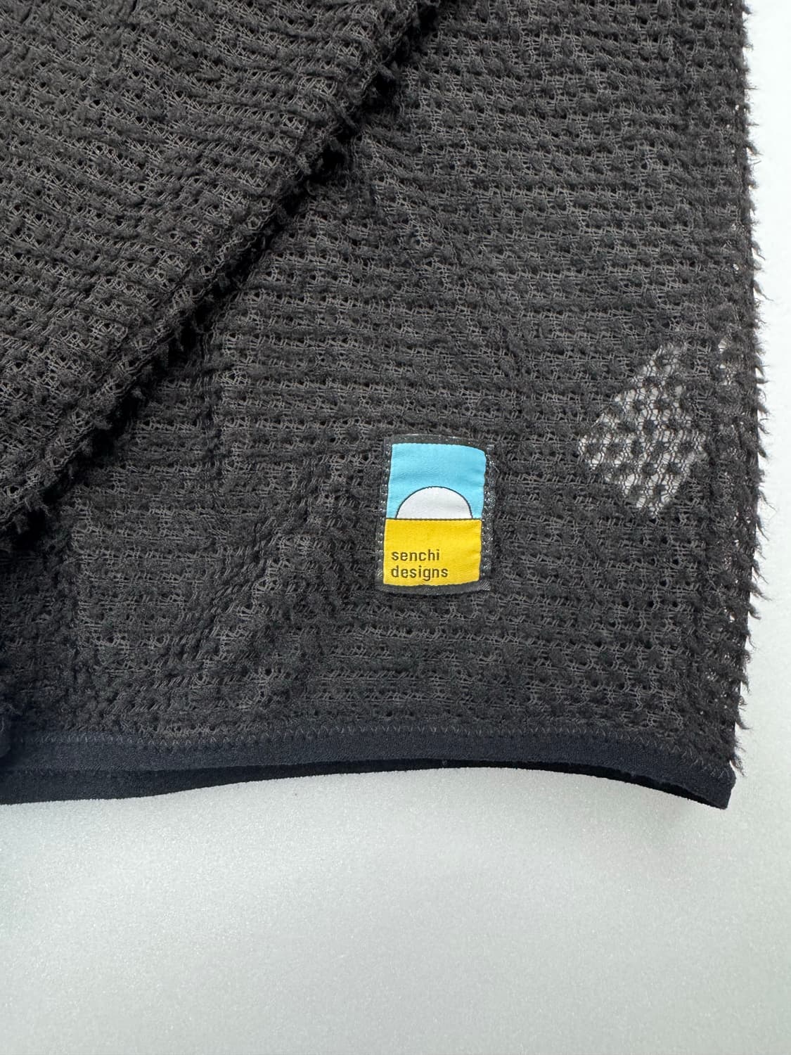 센치디자인 M 사이즈 상의 모크넥 상품이미지2