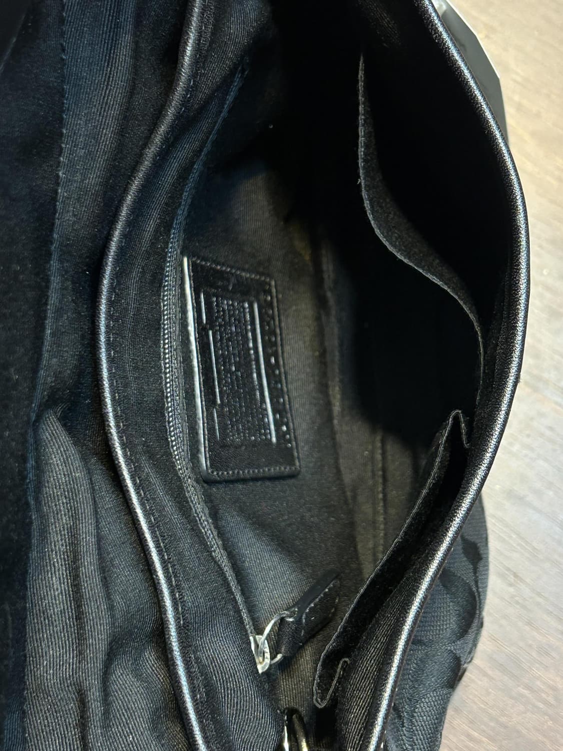 코치 시그니처 버클 숄더백 상품이미지8