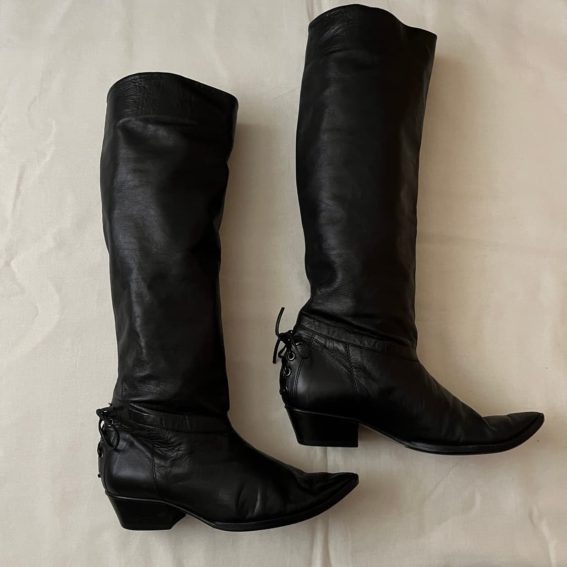 츠모리치사토 백 레이스업 슬라우치 부츠 상품이미지4