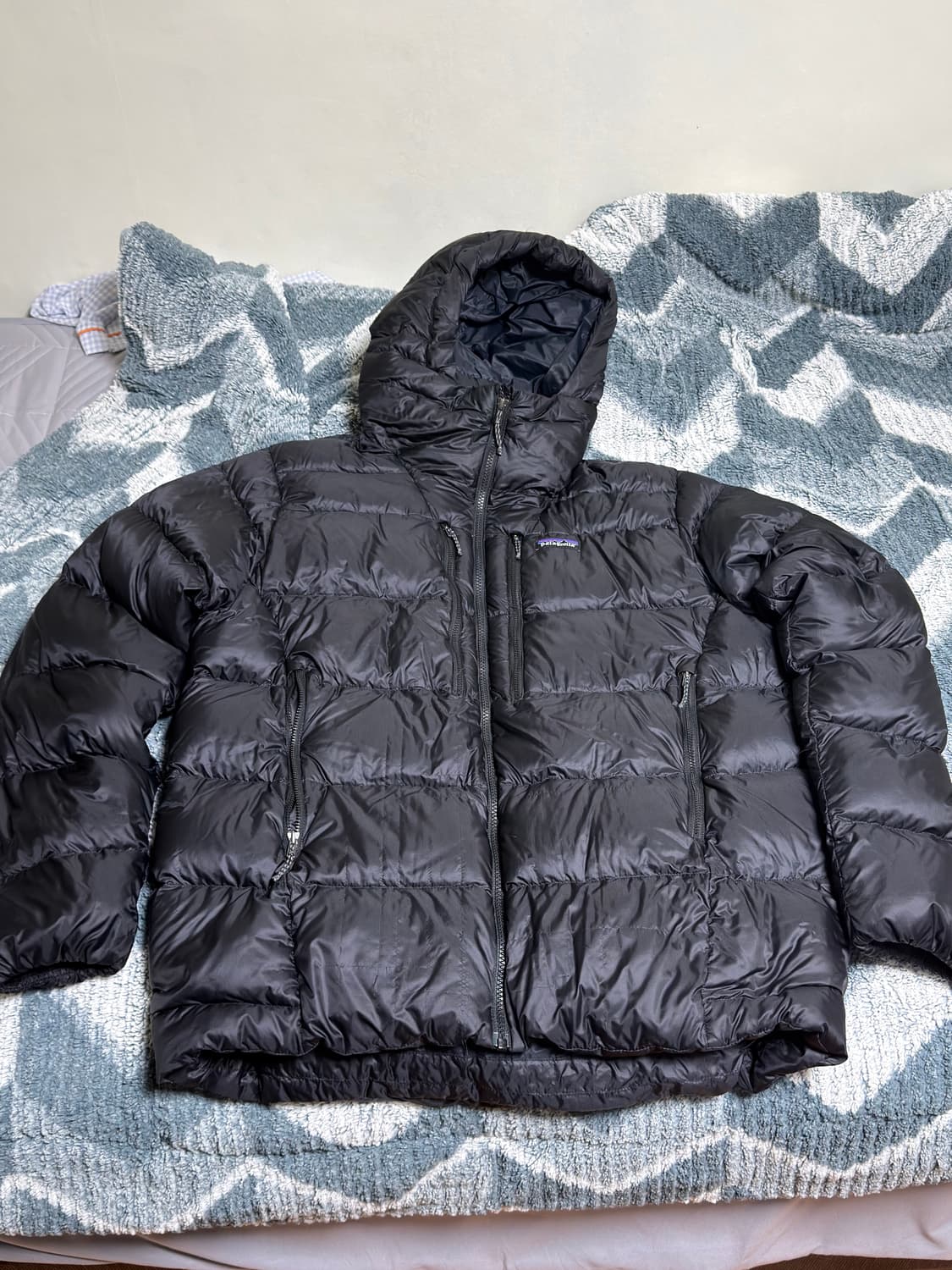파타고니아 피츠로이 다운 패딩 블랙L 상품이미지1