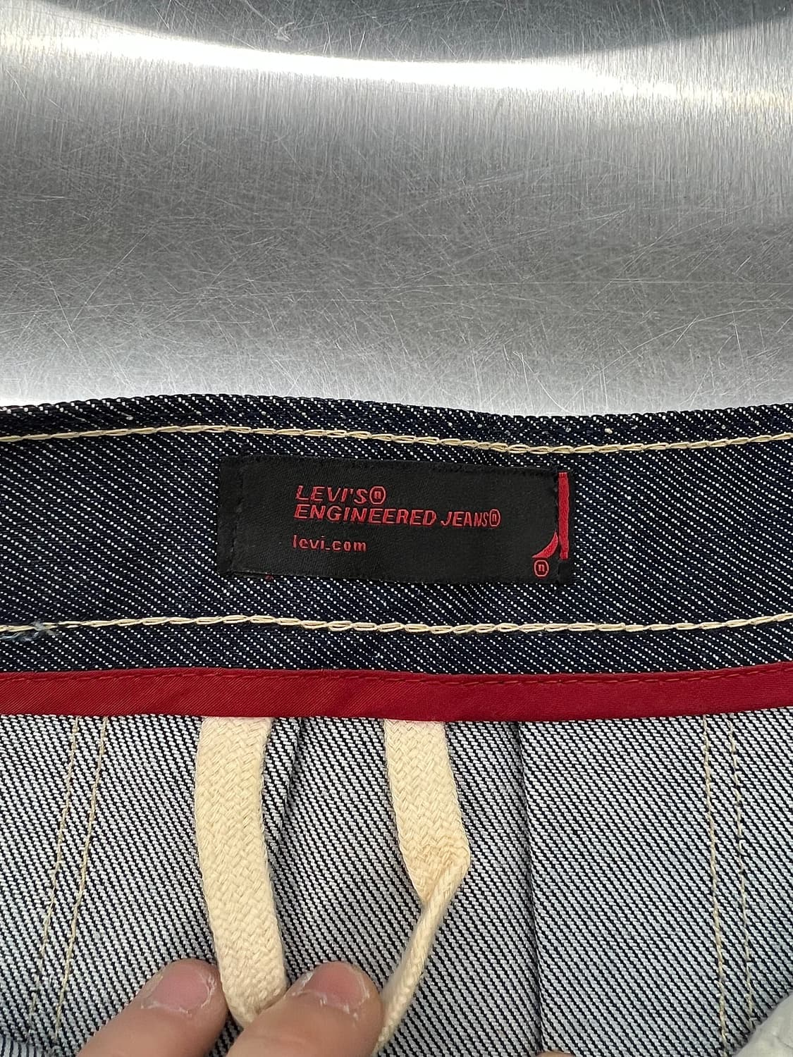 리바이스 엔지니어드 플리츠 데님 미디 스커트 상품이미지7