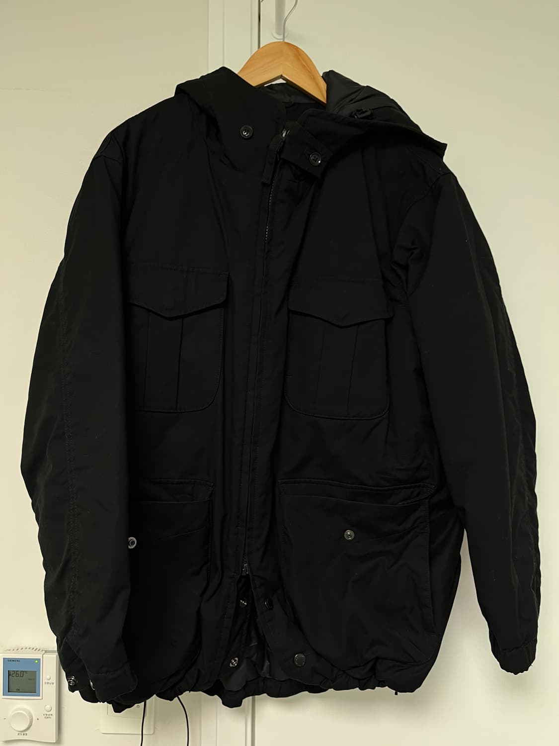 유니클로 엔지니어드 가먼츠 퍼프테크 파카 상품이미지1