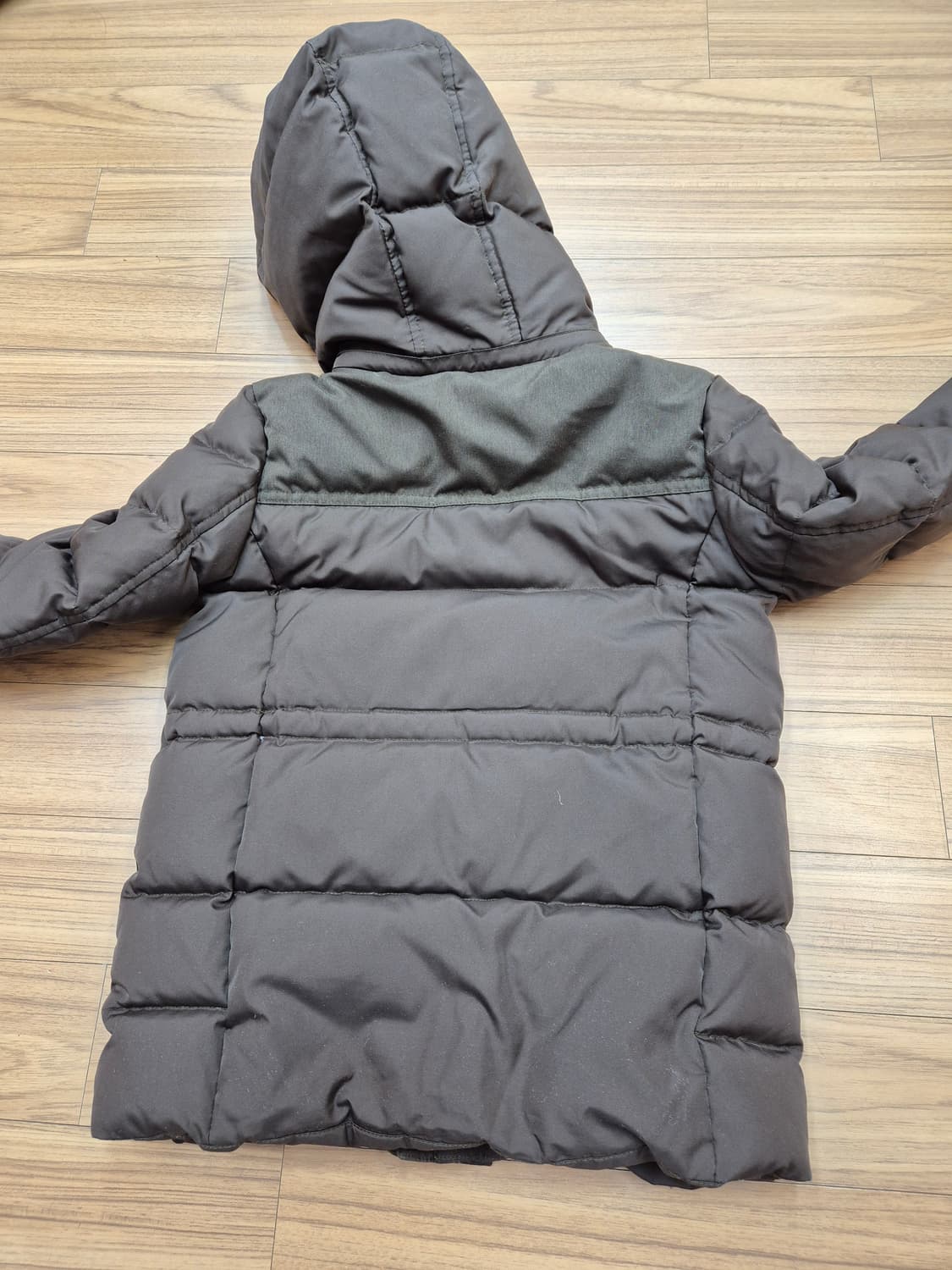 닥스키즈 남아 패딩 120사이즈 판매합니다. 브라운 색상이라 어느 옷에도 상품이미지3
