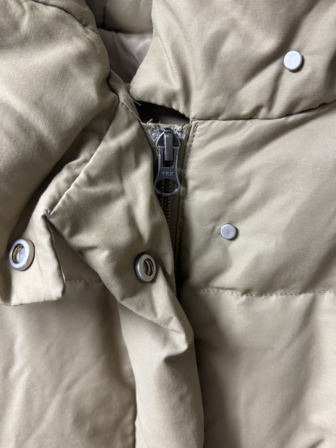 낫띵리튼 페블 크롭 푸퍼 패딩 베이지 상품이미지3