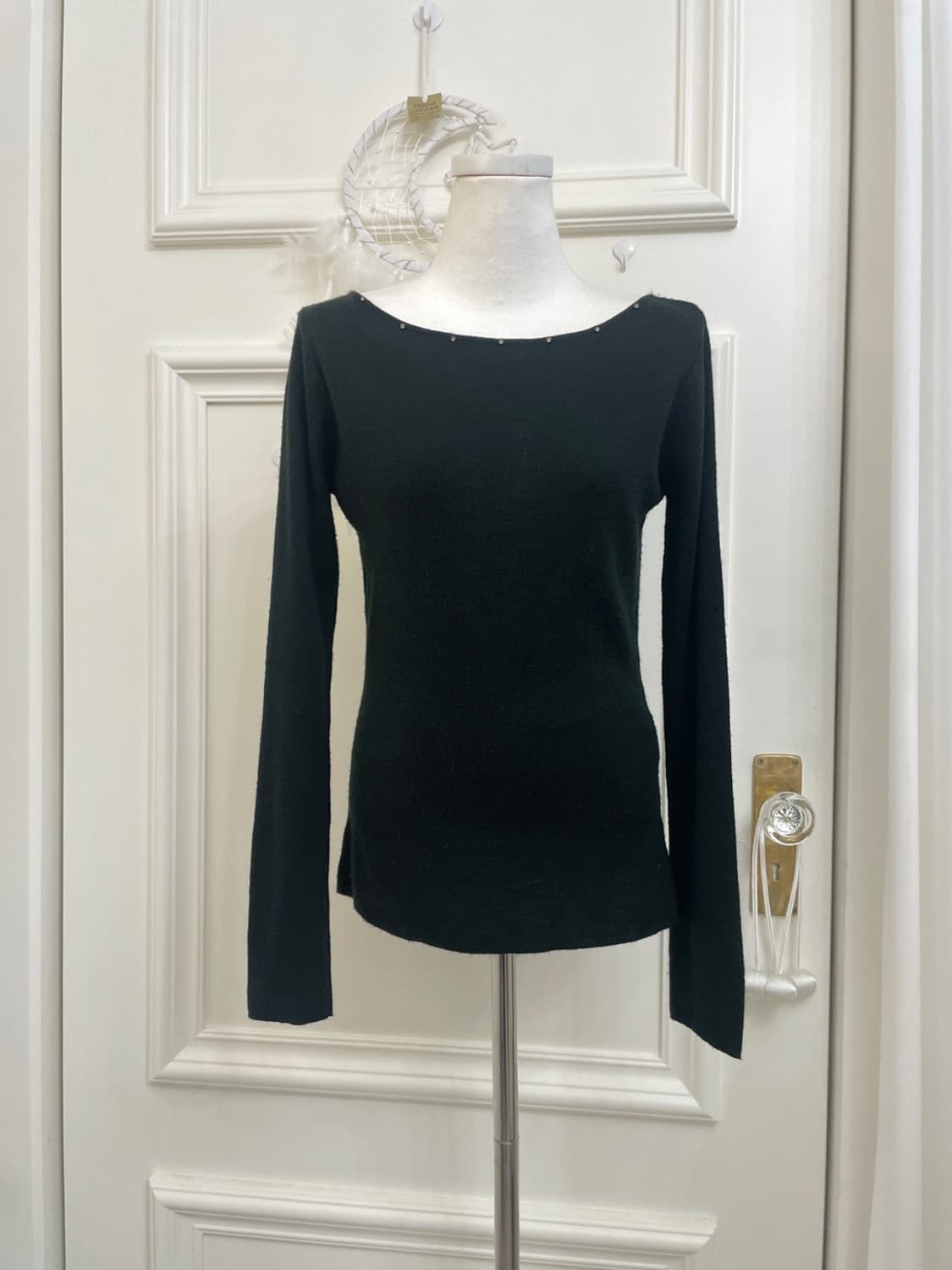 black neck stone point basic knit top 상품이미지1