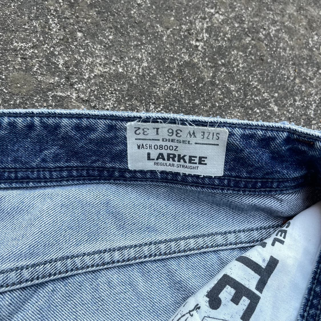 디젤 라키 Larkee 레귤러 스트레이트 데님 상품이미지8