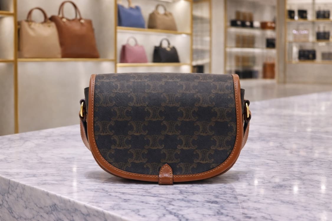 [S급] 셀린느 폴코 트리옹프 숄더백 미디움 탄 판매합니다!!! 상품이미지2