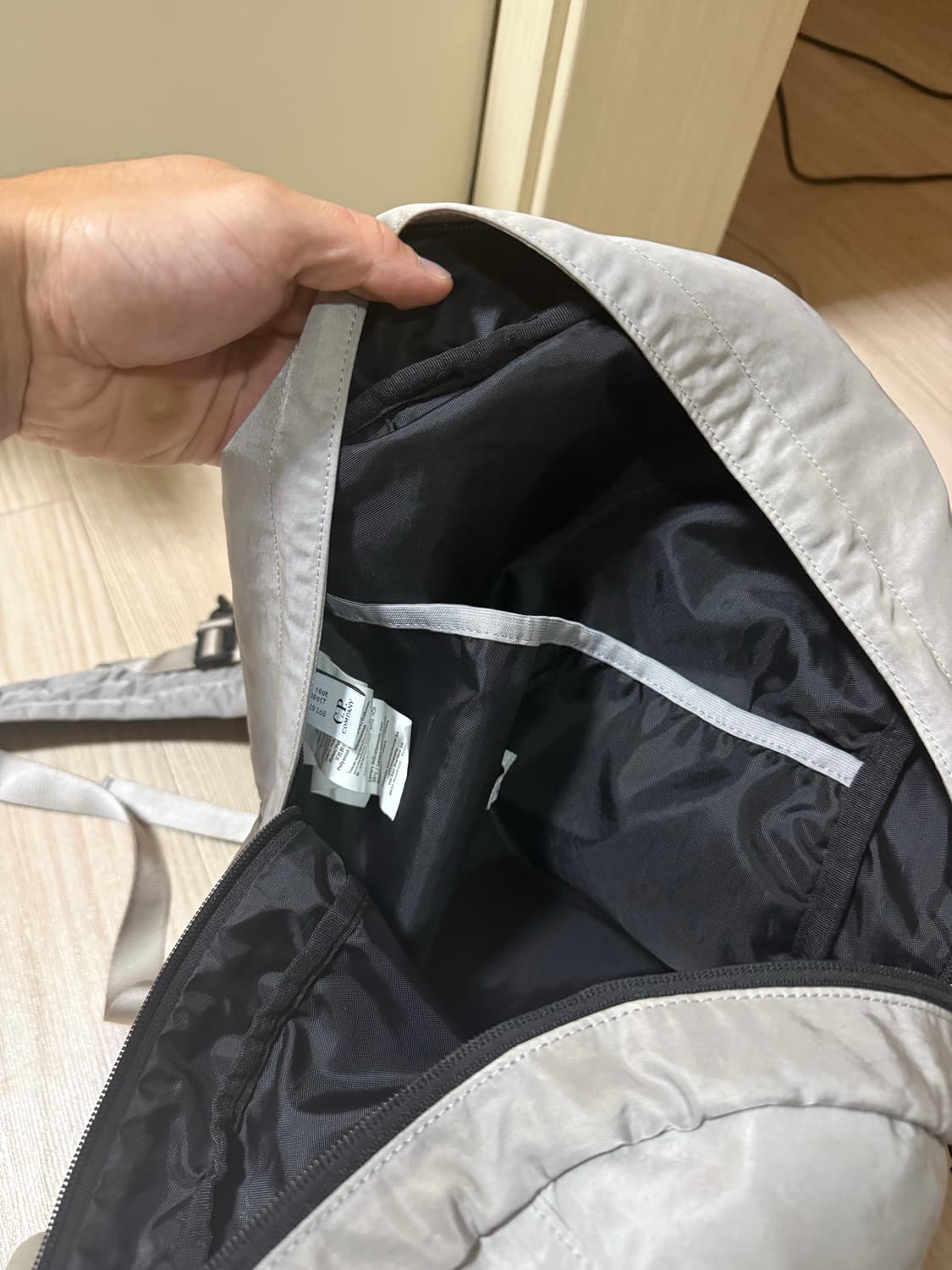 cp컴퍼니 백팩 나일론b렌즈 실버세이지 상품이미지3