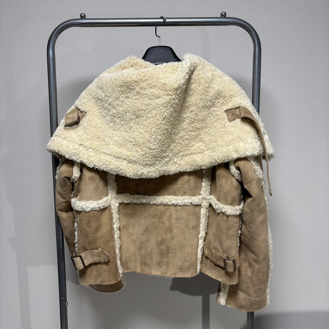 F) perverze 퍼버즈 베이지 무스탕 상품이미지4