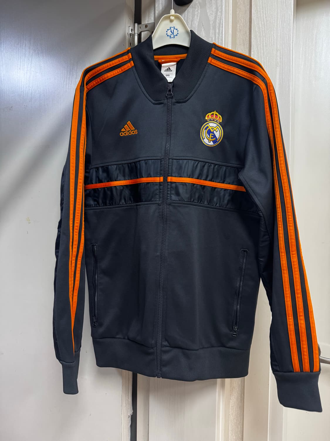 아디다스 레알마드리드 져지 트랙탑 상품이미지1