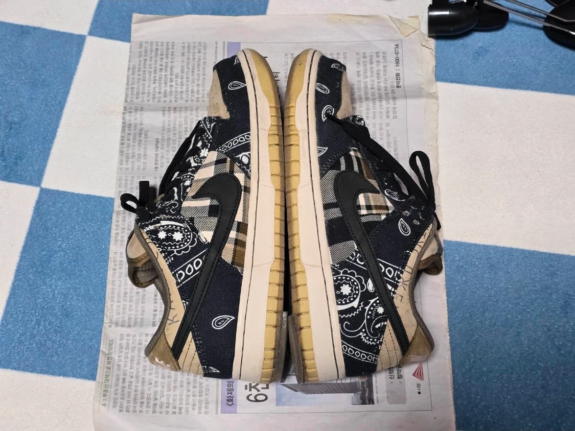 [250] 나이키 트래비스 스캇 SB 덩크 로우 상품이미지4