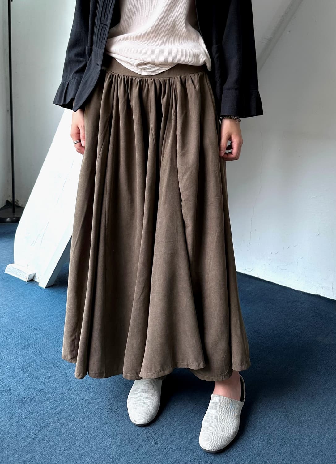 Washed peach skin fabric wide skirt 상품이미지1