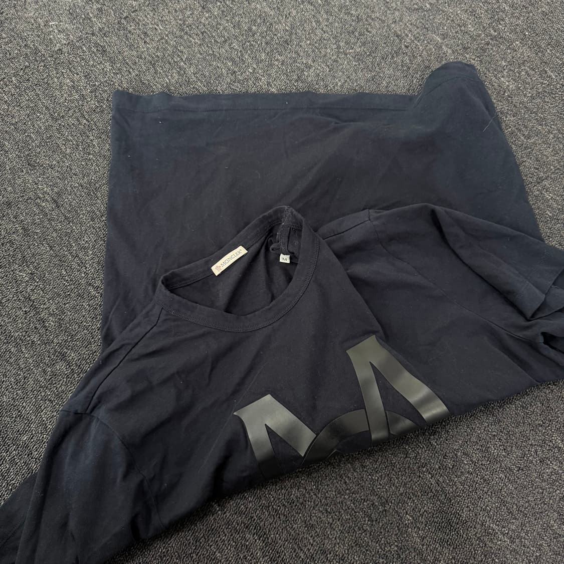 몽클레어 고무 로고 반팔티  상품이미지8