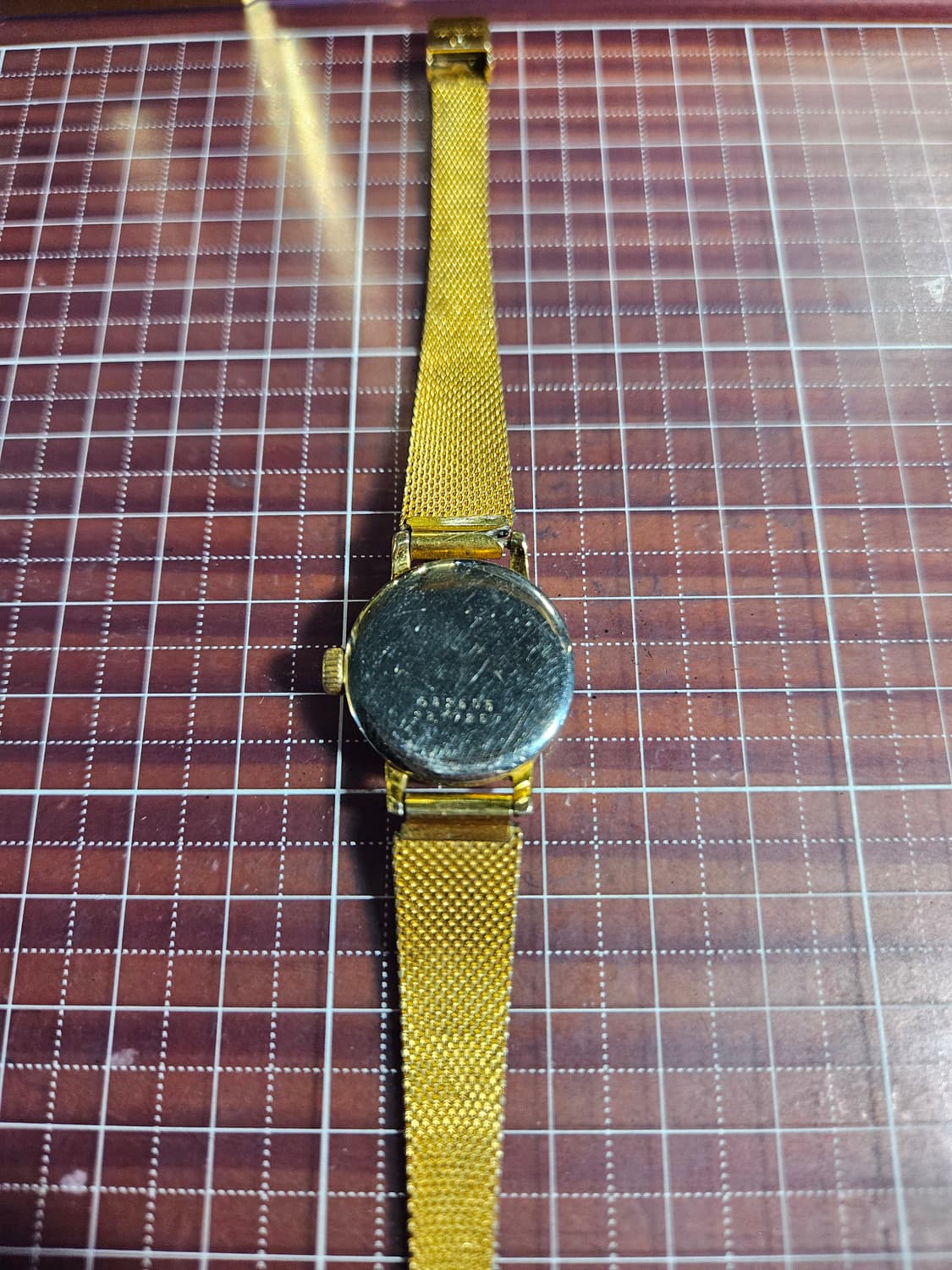 유니버셜제네브  빈티지수동 핸드와인딩 금장 여성 시계  상품이미지4