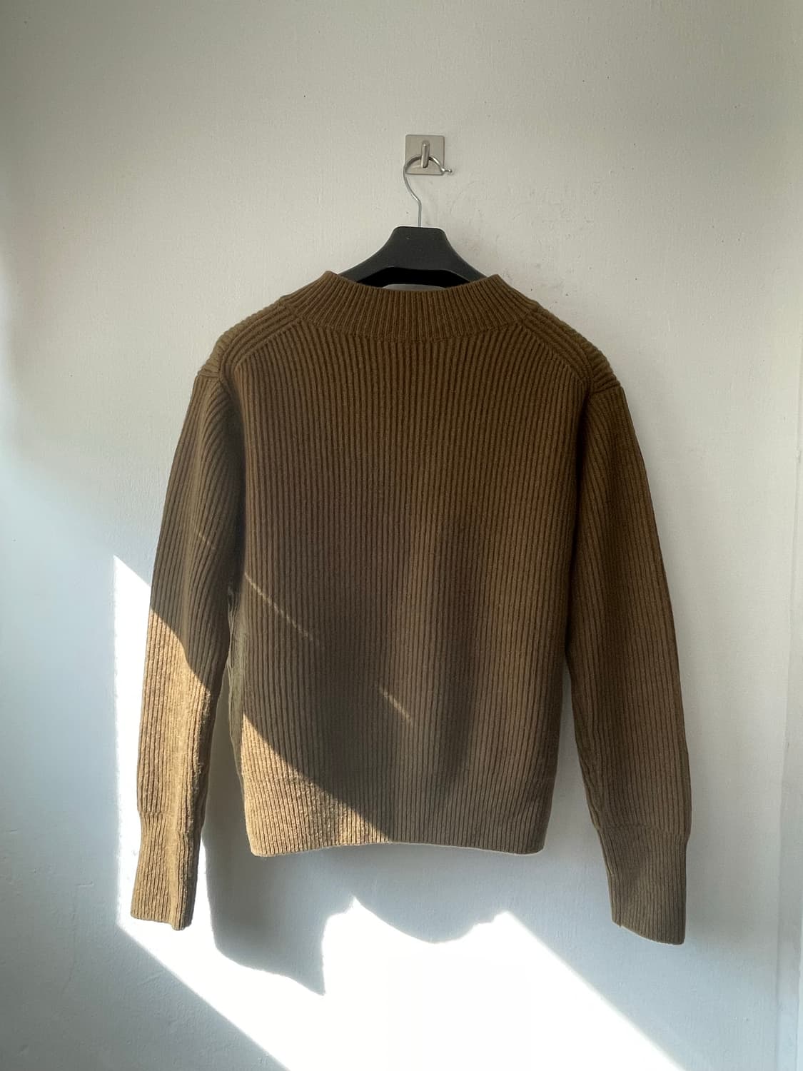 라벨 아카이브 메리노 파인울 브이넥 니트 올리브그린(1) 새상품(내용필) 상품이미지6