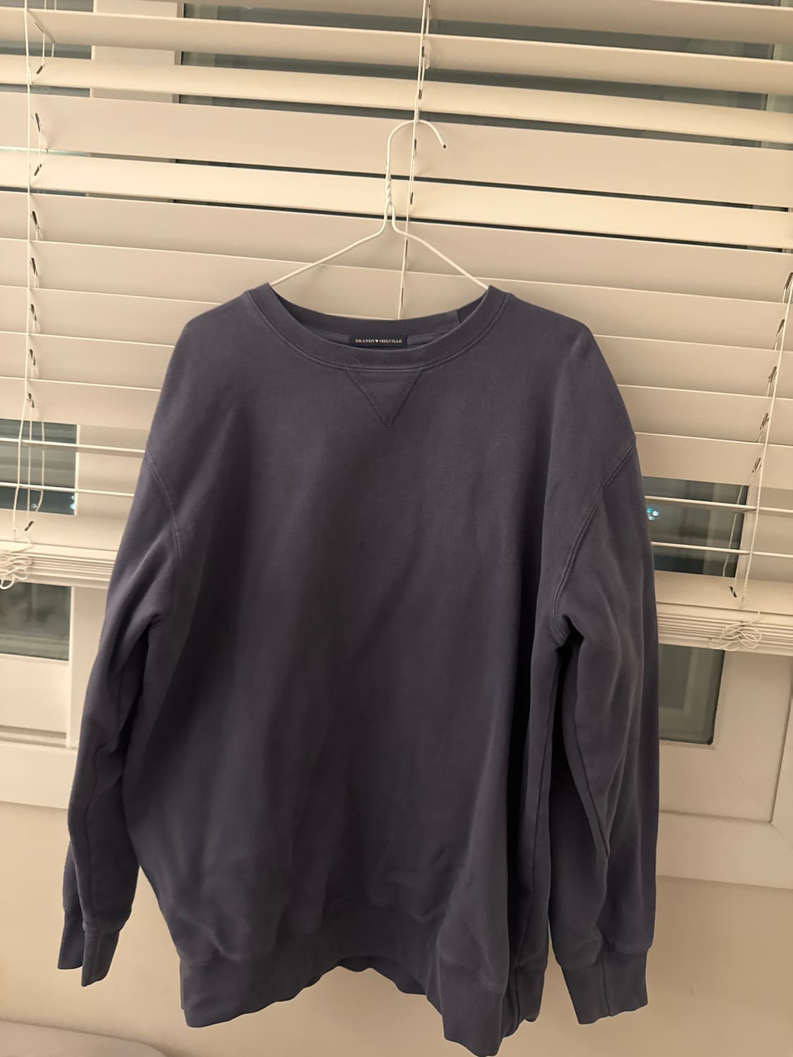 브랜디멜빌 네이비 맨투맨 상품이미지2