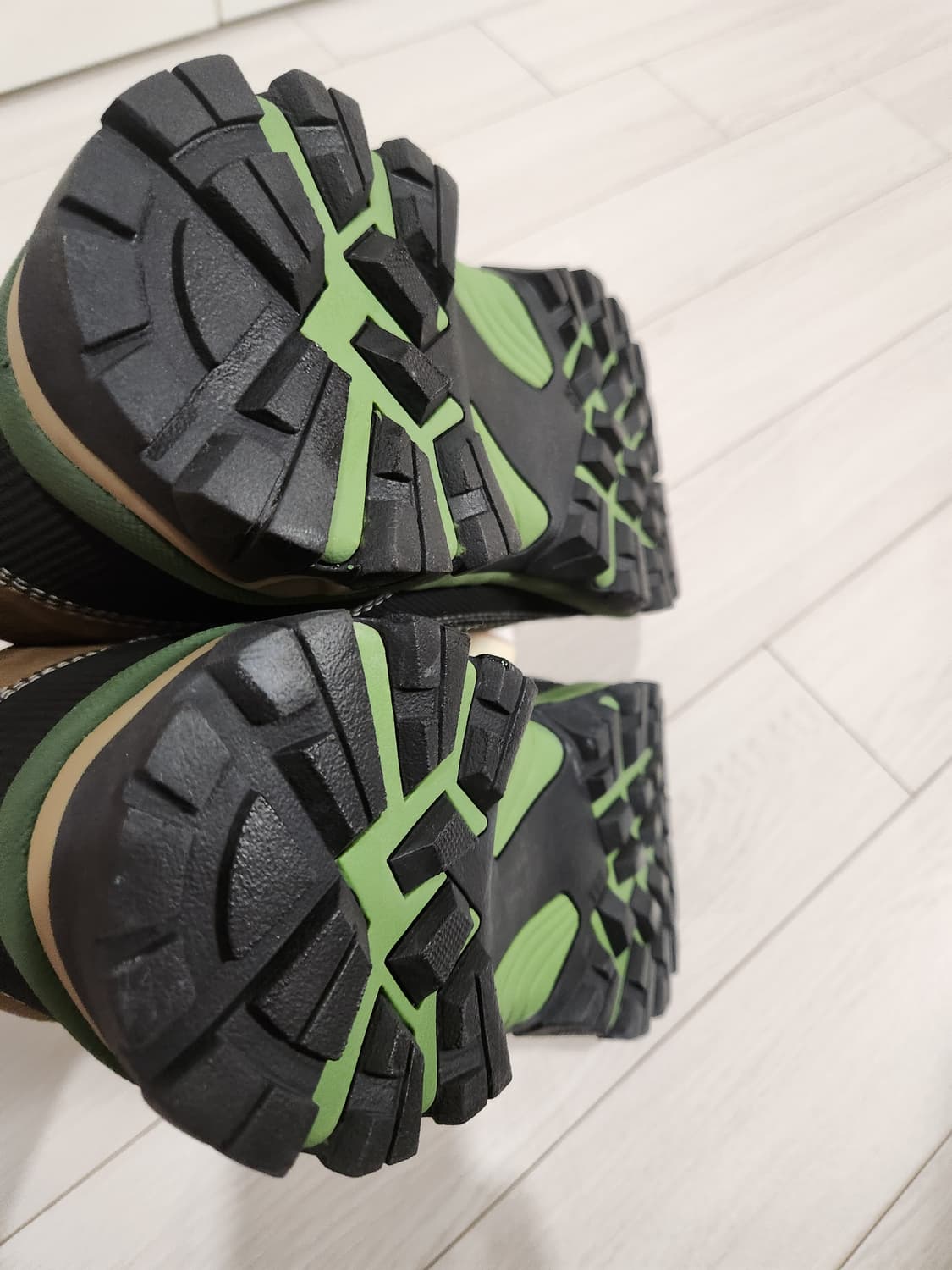 택 새상품)K2 카이엔 작업화 트레킹화 등산화 사이즈265

아웃도어 다 상품이미지5