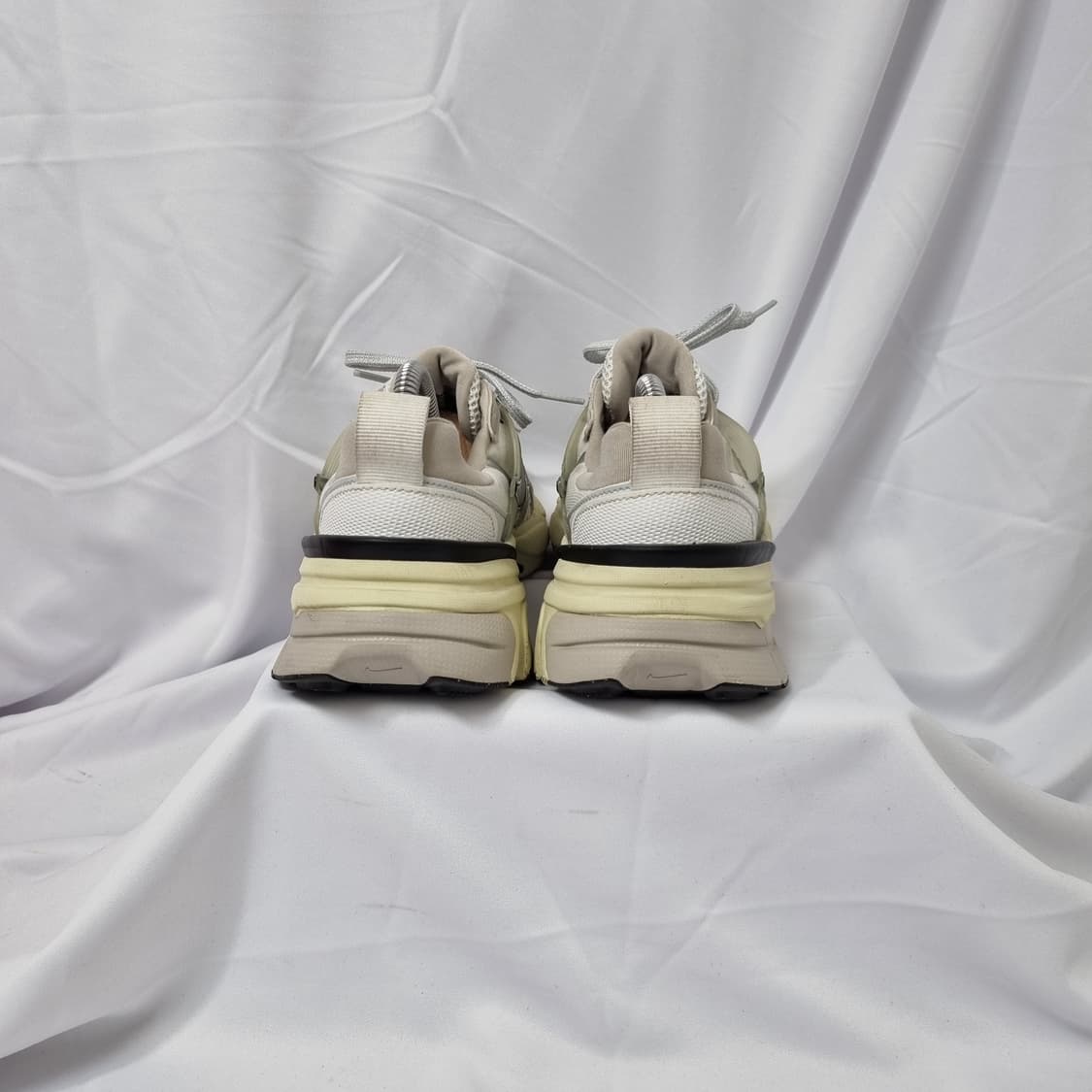 250 나이키 v2k 런 스니커즈 상품이미지3