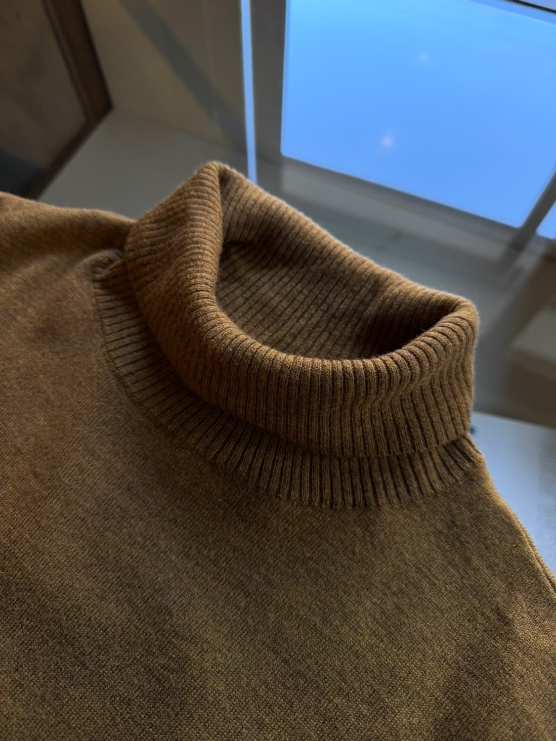 아페쎄 터틀넥 니트 100 상품이미지6