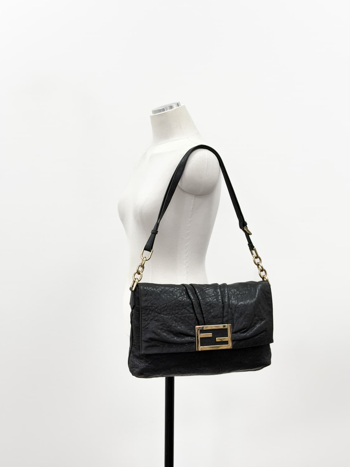 펜디 블랙 레더 미아 숄더 & 크로스백 상품이미지4