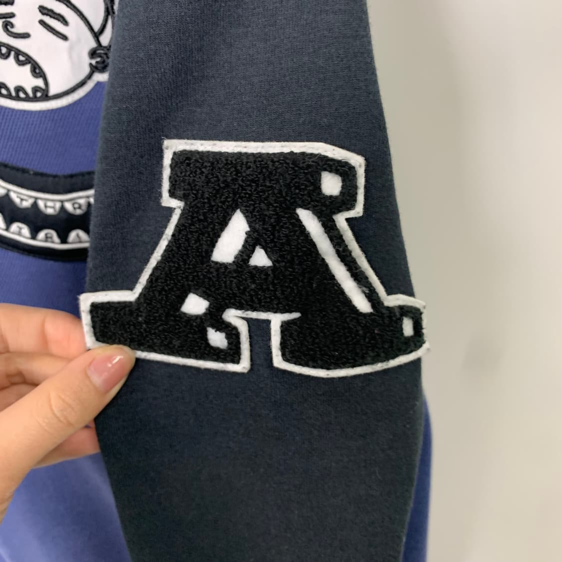 아디다스 패치 코튼 바시티 자켓 상품이미지6