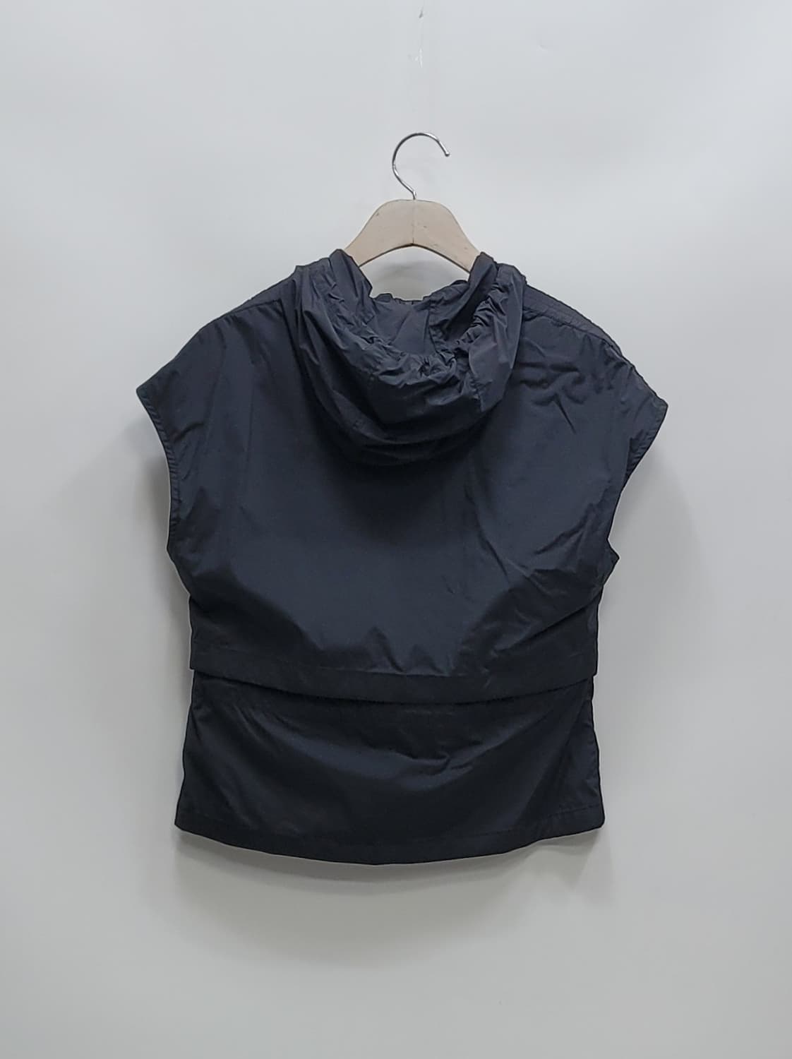 MIZUNO 23SS 미즈노 골프 우븐 후드 베스트 / 여 S 블랙
z3 상품이미지2