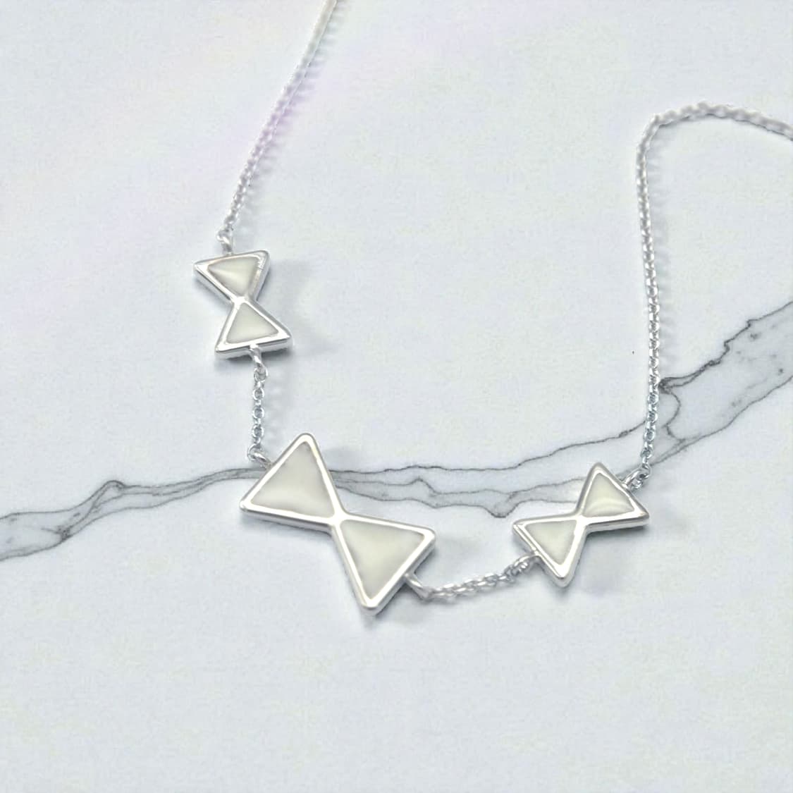 끌로에 리본 목걸이 상품이미지1