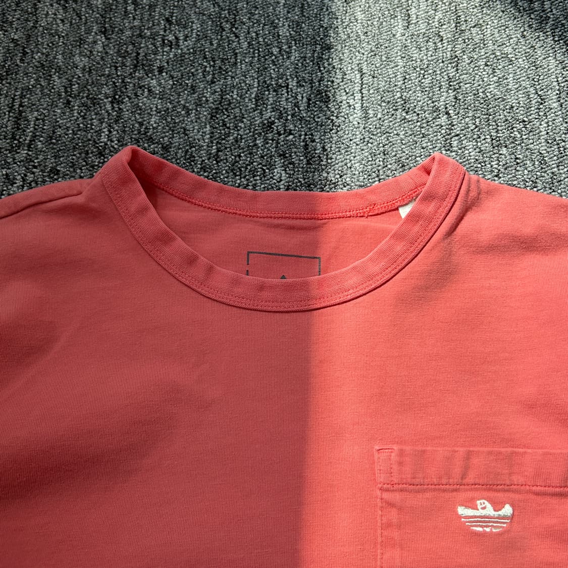 아디다스X마크 곤잘레스 슈무 포켓 반팔티셔츠 상품이미지4