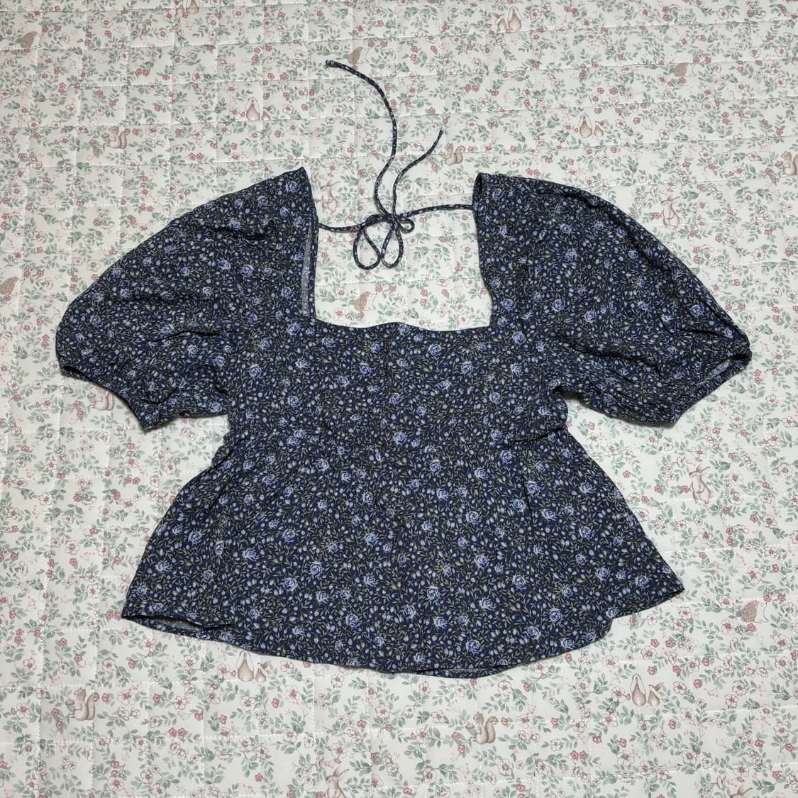 h&m 에이치앤엠 타이 디테일 페플럼 블라우스 (새상품) 상품이미지1