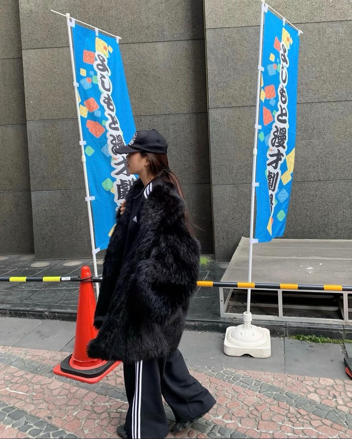 SEO FRENCH FAUX FUR COAT BLACK 상품이미지1