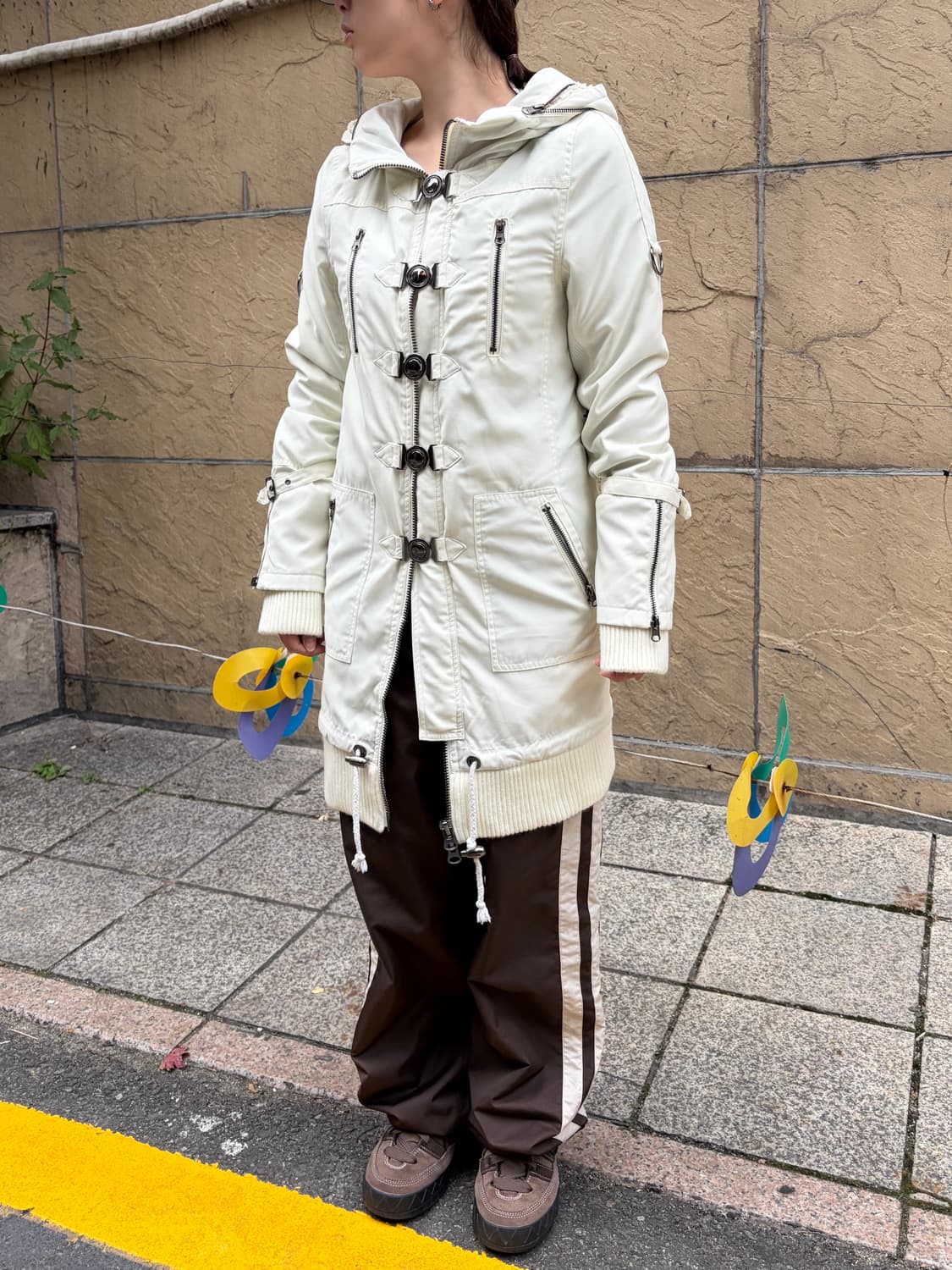 메종길피 락펑크 락시크 화이트 메탈버클 롱자켓  상품이미지2