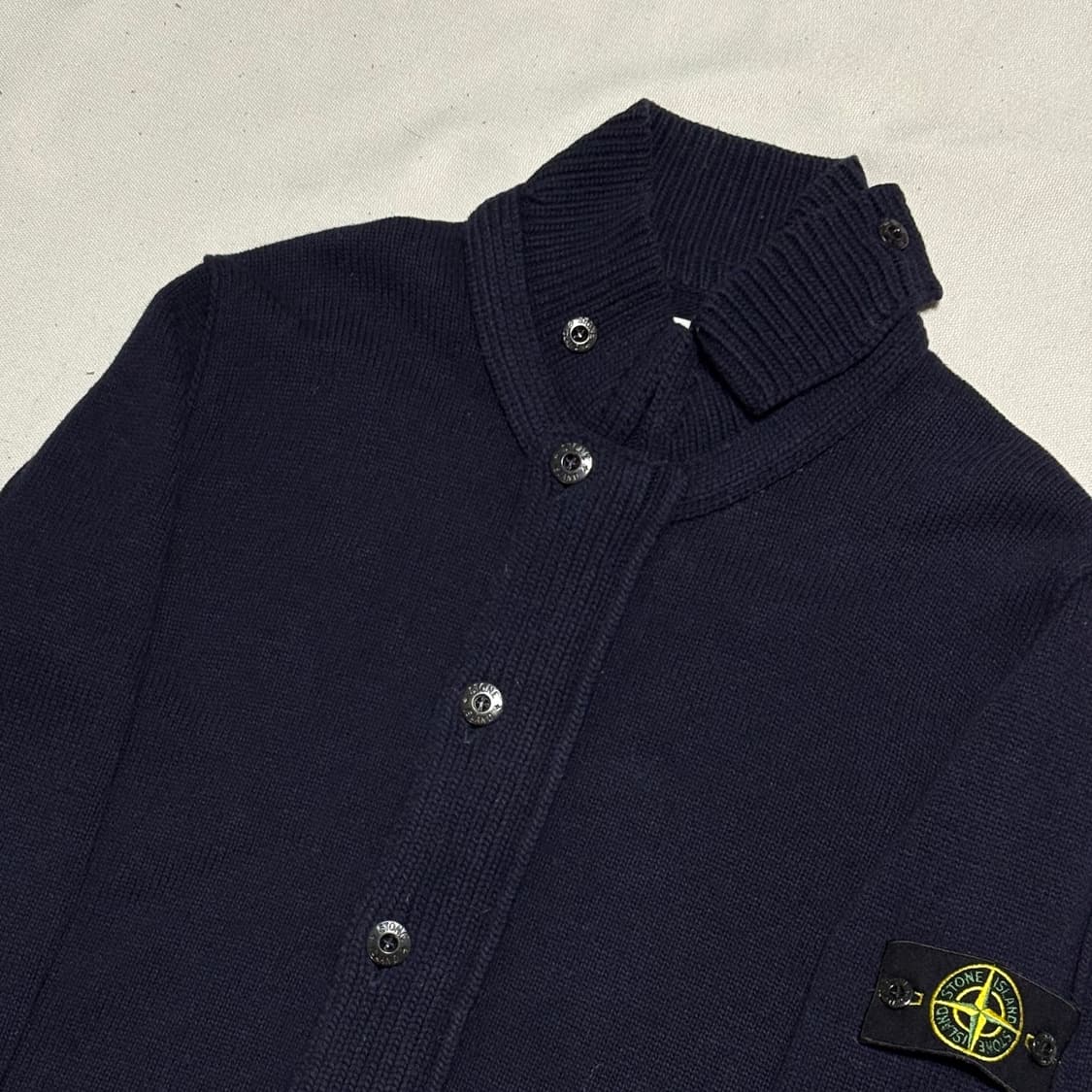 XL 스톤아일랜드 패치와펜 하이넥 버튼 니트집업 상품이미지1